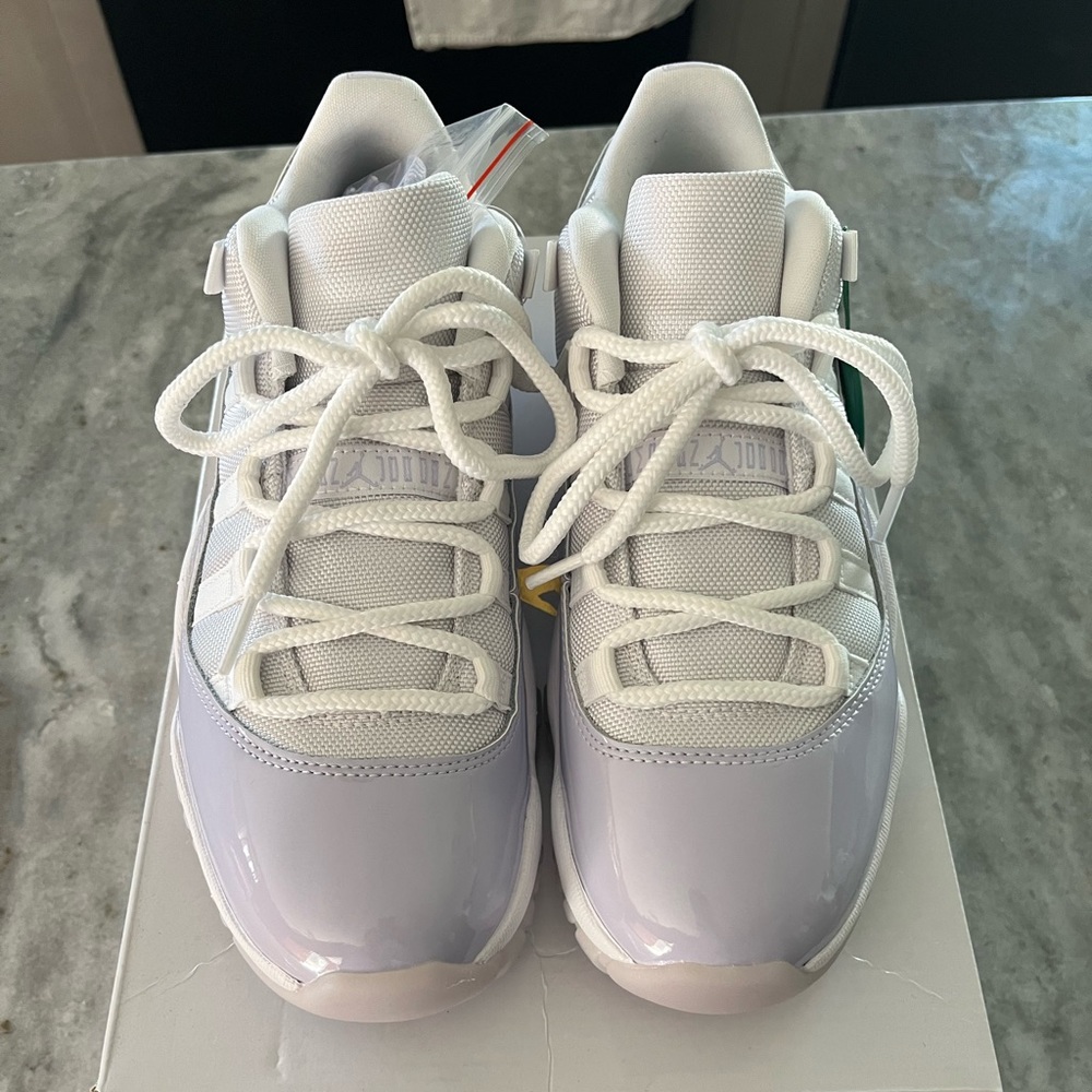 Air Jordan 11 Retro Low